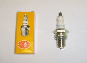 Bougie NGK DPR8EA9 pour PGO 250 et CF MOTO 172 MM et CF MOTO 500