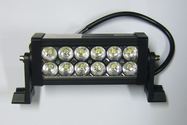 Phare à leds ultra puissant,12 leds 12v et 24v.Norme CE -  :  Pièces détachées pour Buggy, PGO, SECMA, OXOBIKE